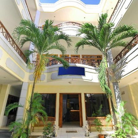 מלון קוטה לומבוק Airy Kartika Plaza Gang Melati 1 Bali מראה חיצוני תמונה
